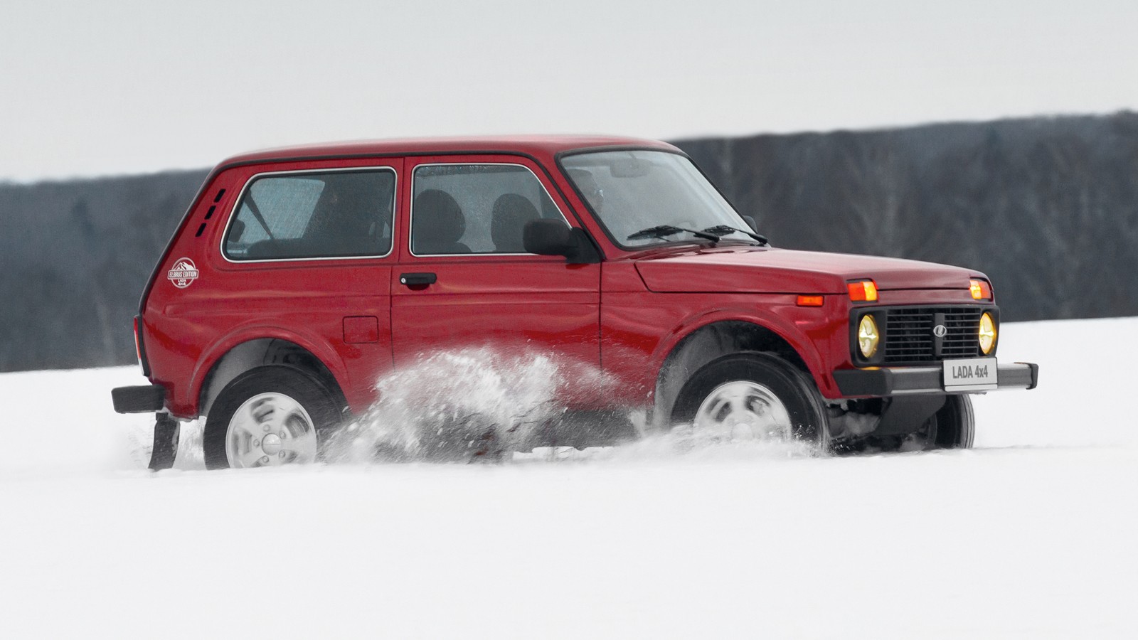На фото: Lada 4x4