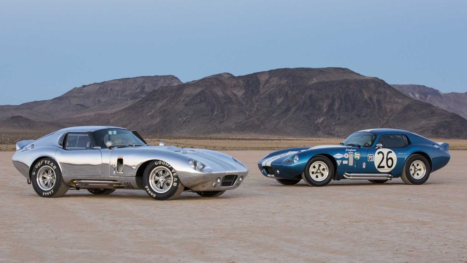 На фото: Shelby Cobra Daytona