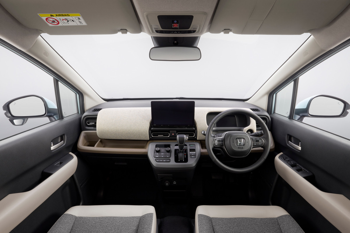 Новый компактвэн Honda Freed выходит на рынок: более солидный дизайн и ...