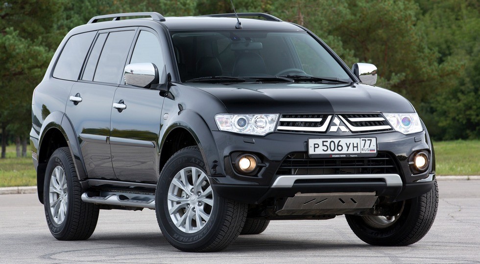 На фото: Mitsubishi Pajero Sport предыдущего поколения
