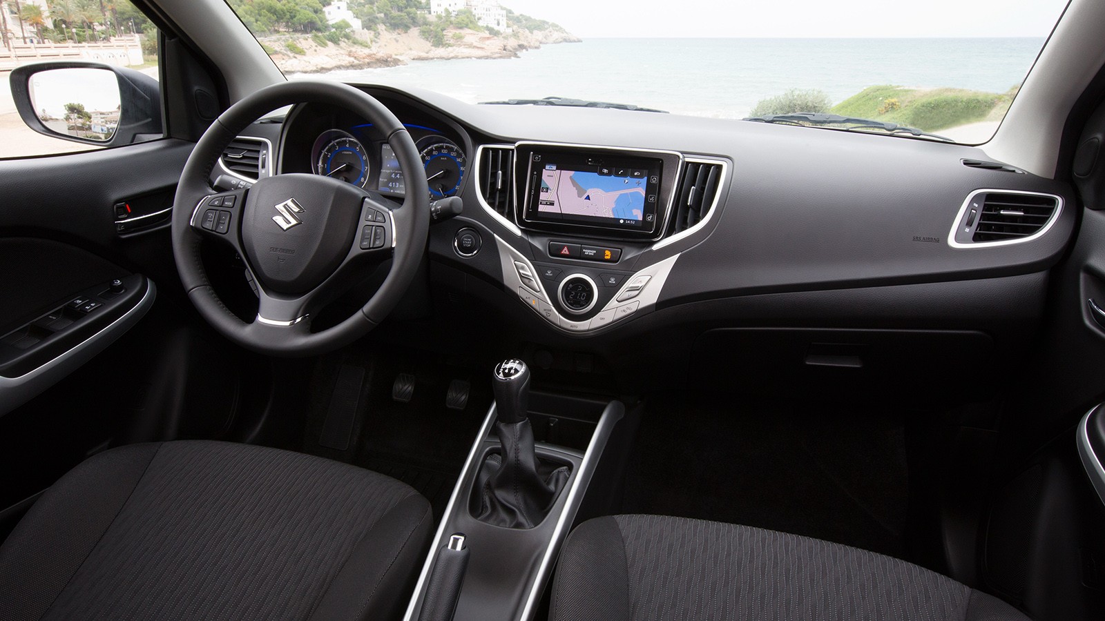 На фото: салон Suzuki Baleno