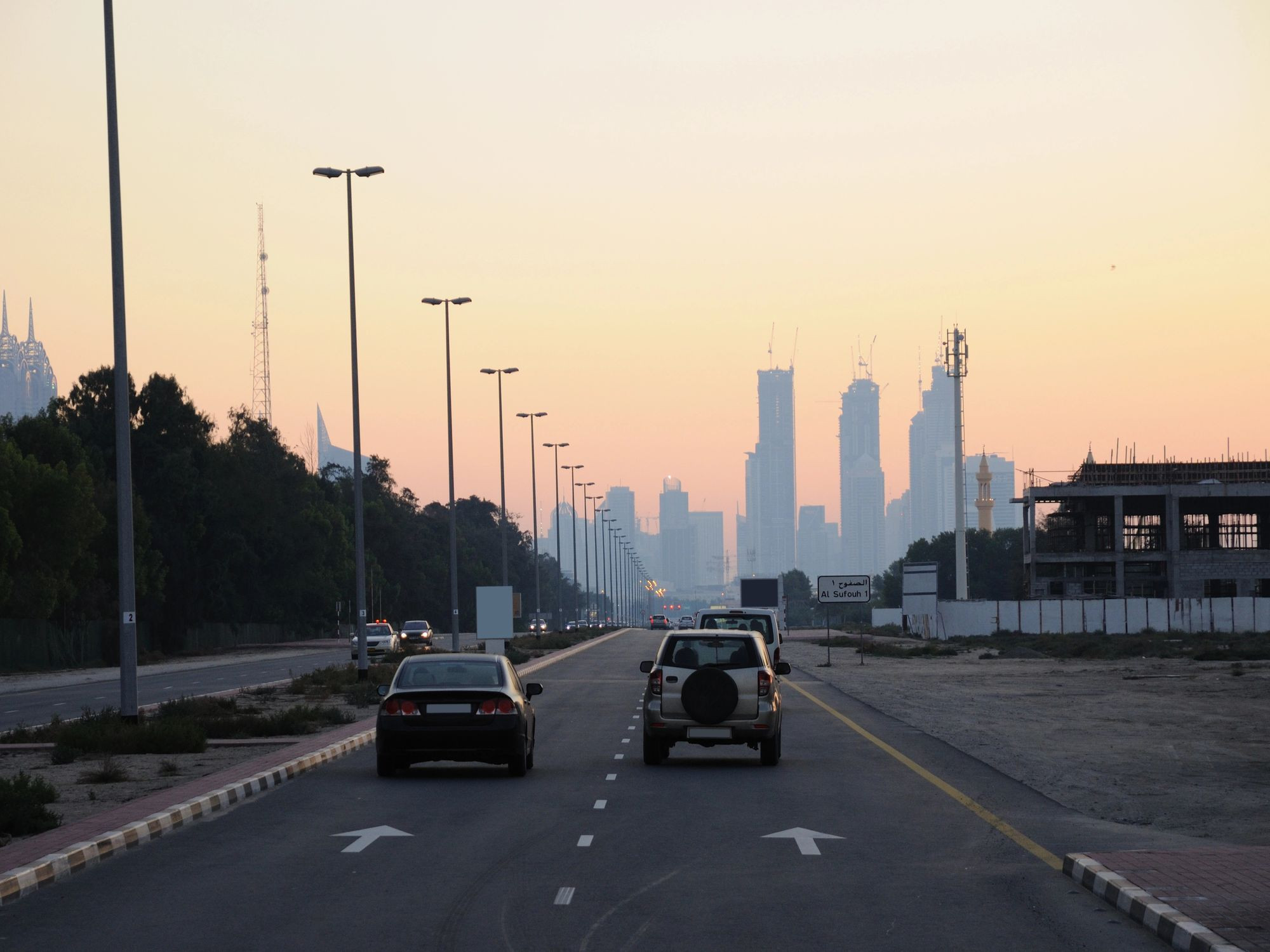 Сто миллионов за номер и бриллиантовые шины: необычный автомир ОАЭ