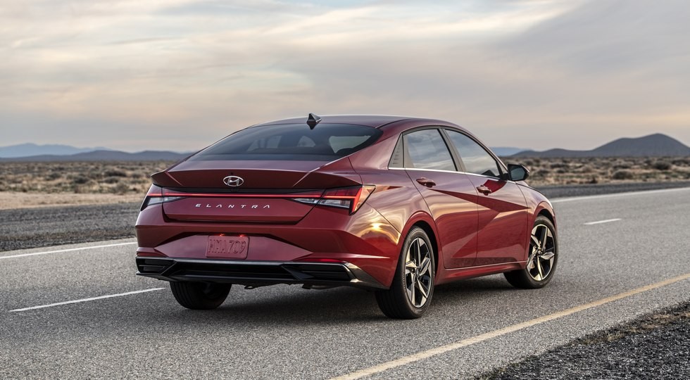 Новая Elantra появится в РФ, несмотря на скромные результаты прежнего седана (теперь АИ-92)