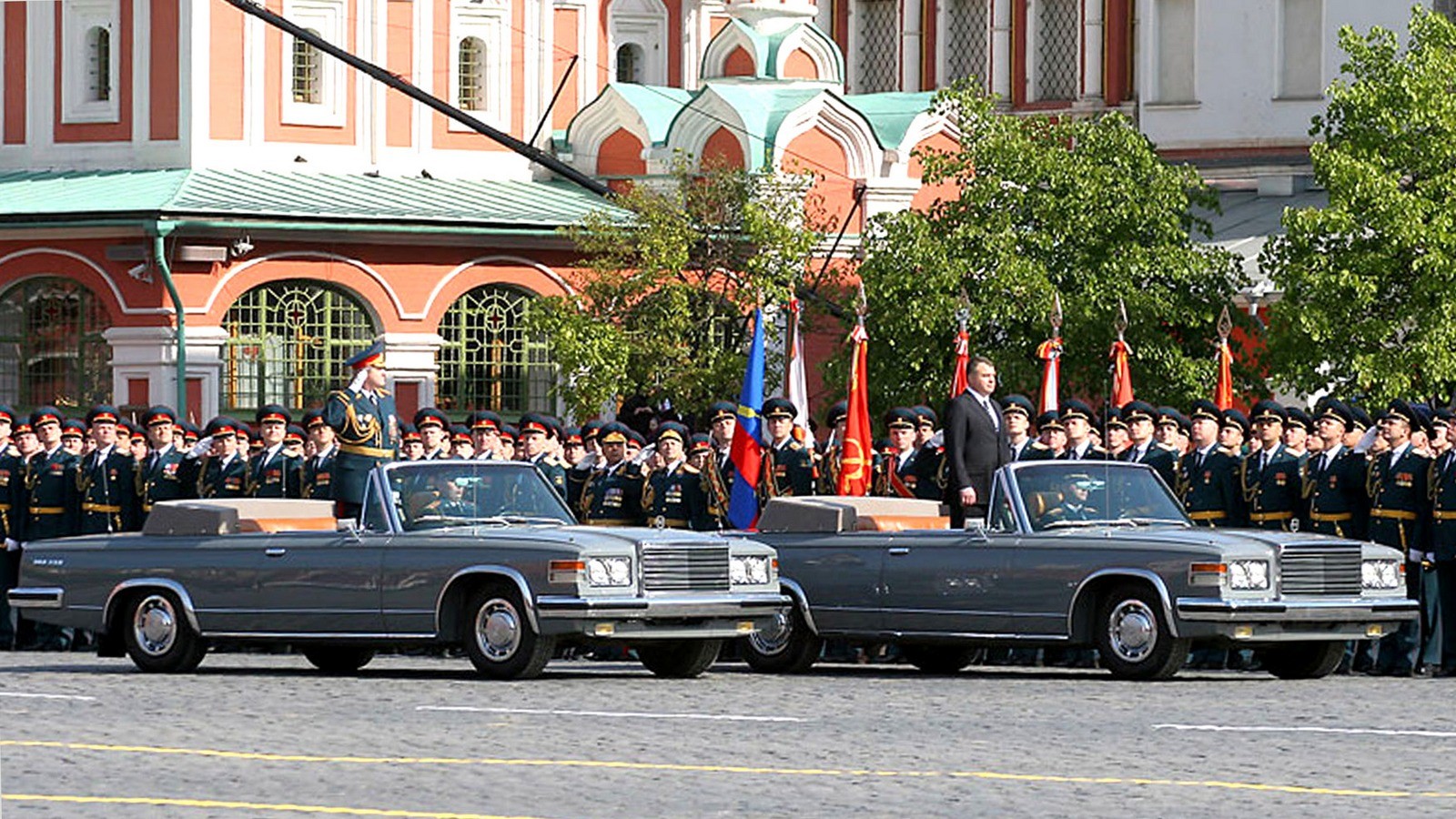 Фото сердюков принимает парад