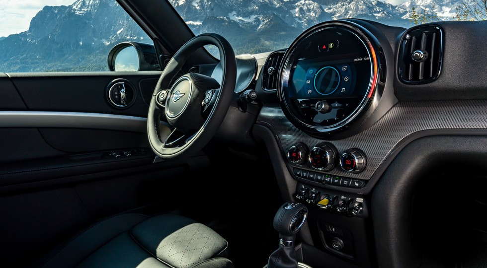 Кроссовер Mini Countryman обновлён: топовый мотор «придушили», зато больше версий имеют 8АКП