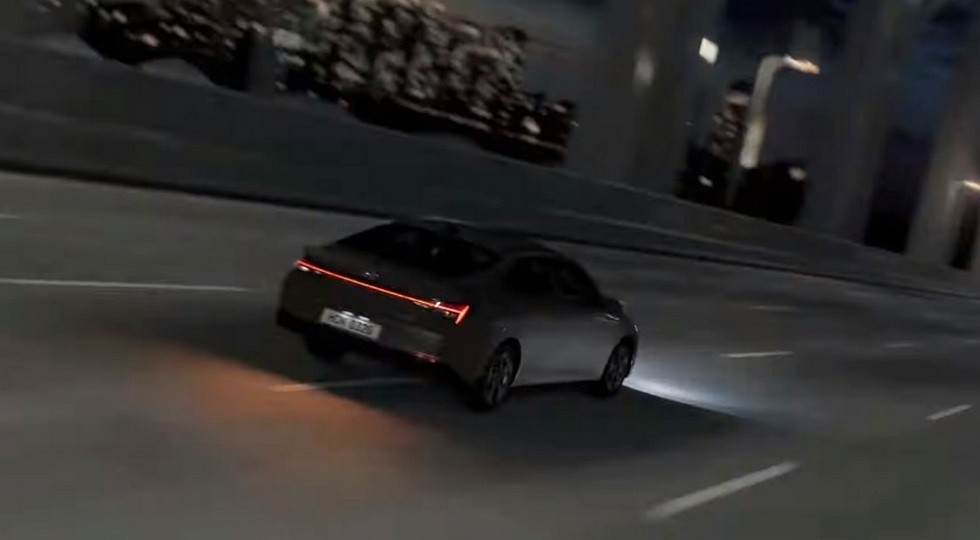 Hyundai Elantra нового поколения: «четырехдверное купе» и минимализм в салоне