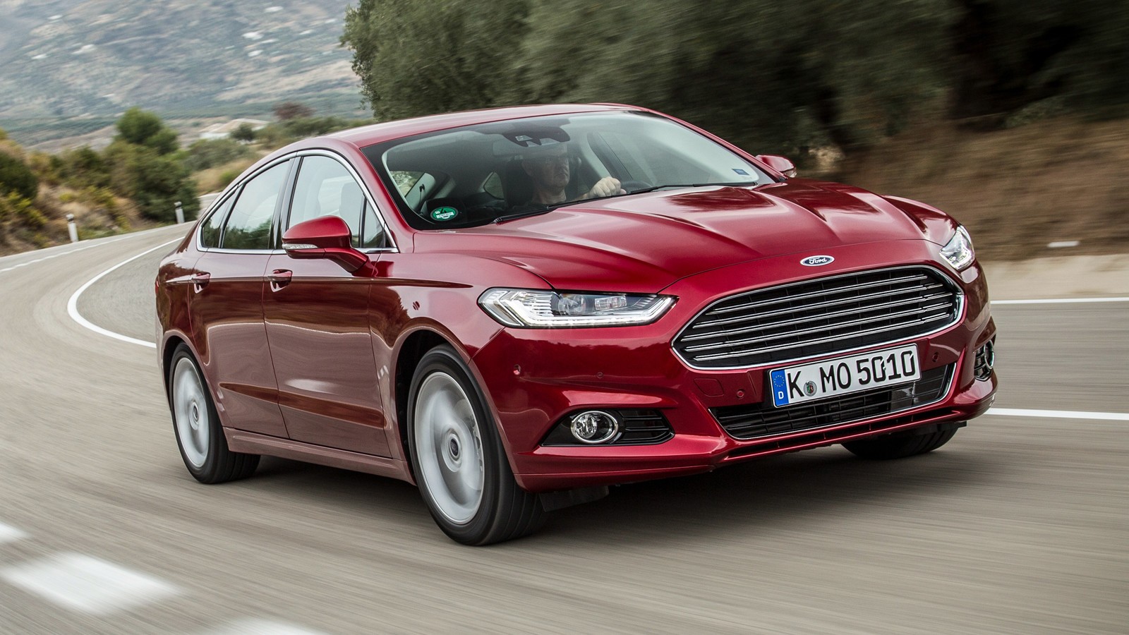 ford_mondeo_hatchback_11-1600x0-c-default