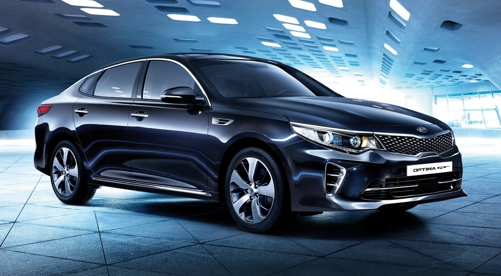 На фото: Kia Optima в версии GT