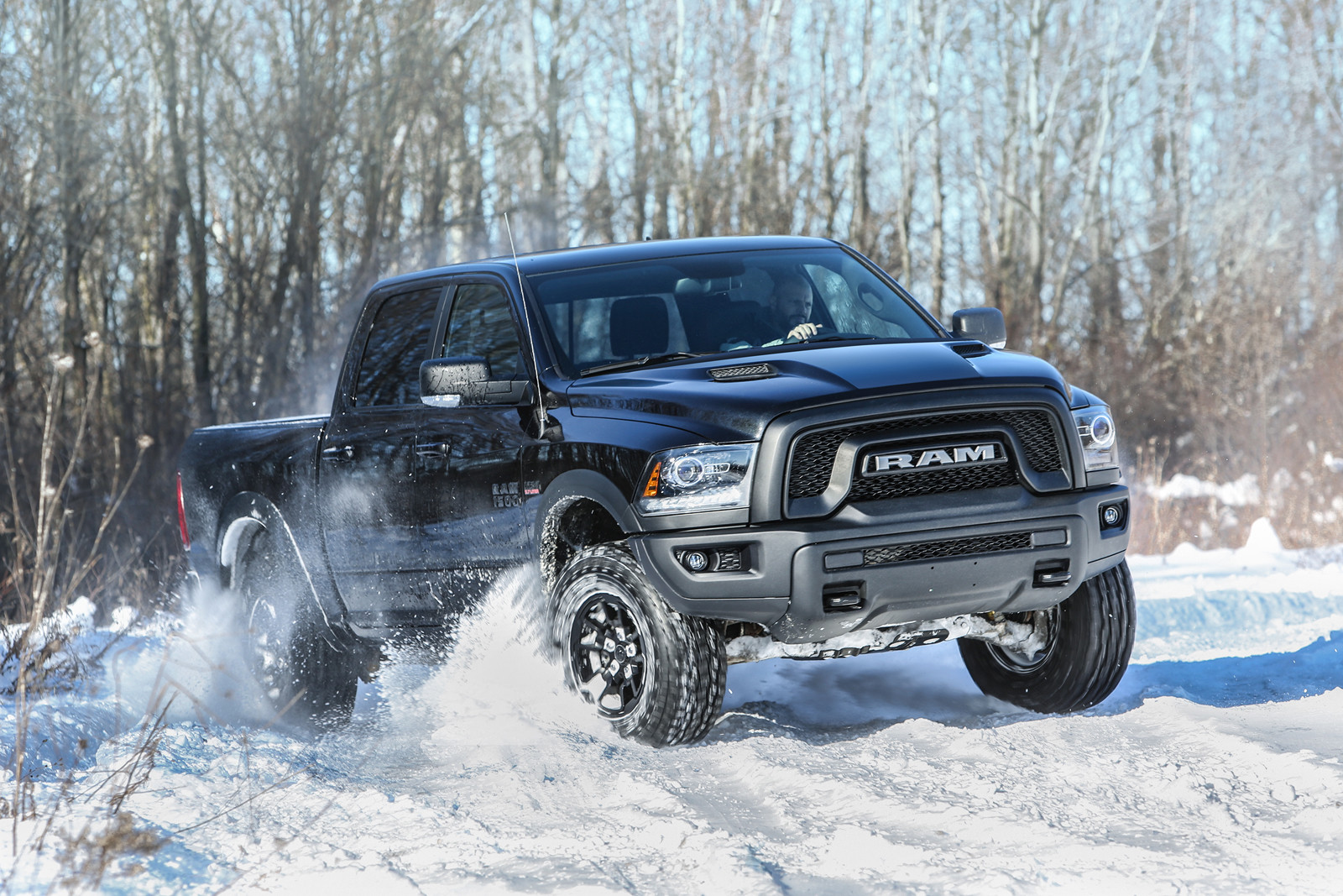 Новый среднеразмерный пикап Ram для США не получит мотор V8