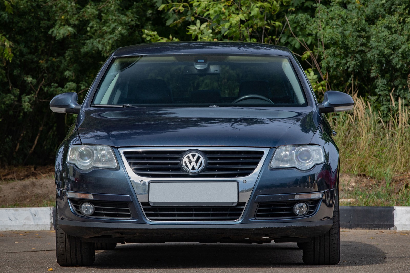 Volkswagen Passat B6 с пробегом: опасные процессы под краской и слишком много проводов