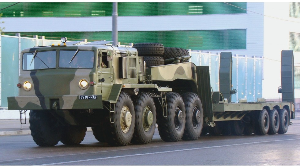 Автомобиль с тысячью лиц: военные профессии тягачей МАЗ