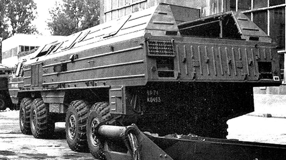 Транспортно заряжающая машина 9т230