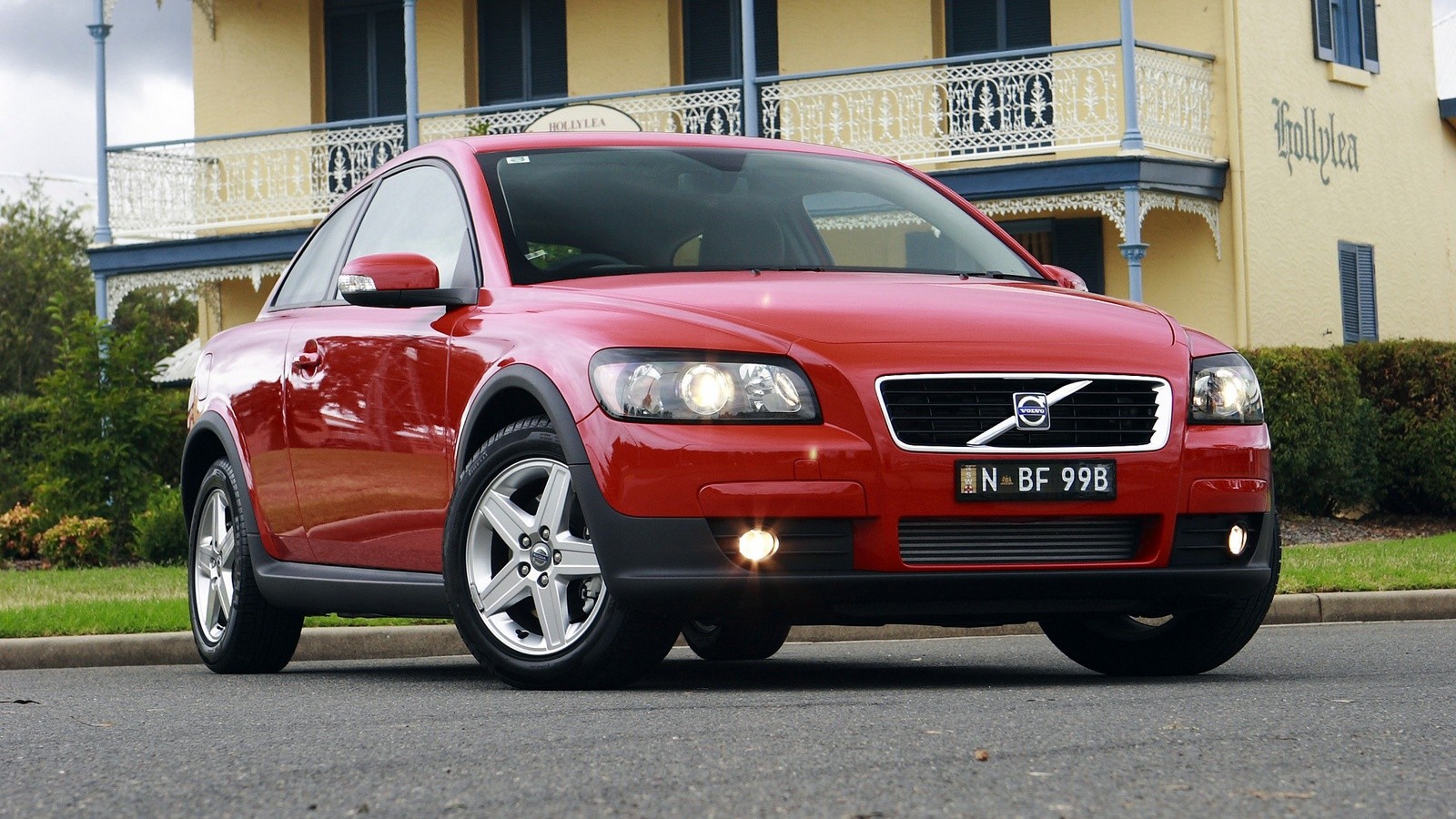 Volvo C30 '2006–09 красная спереди