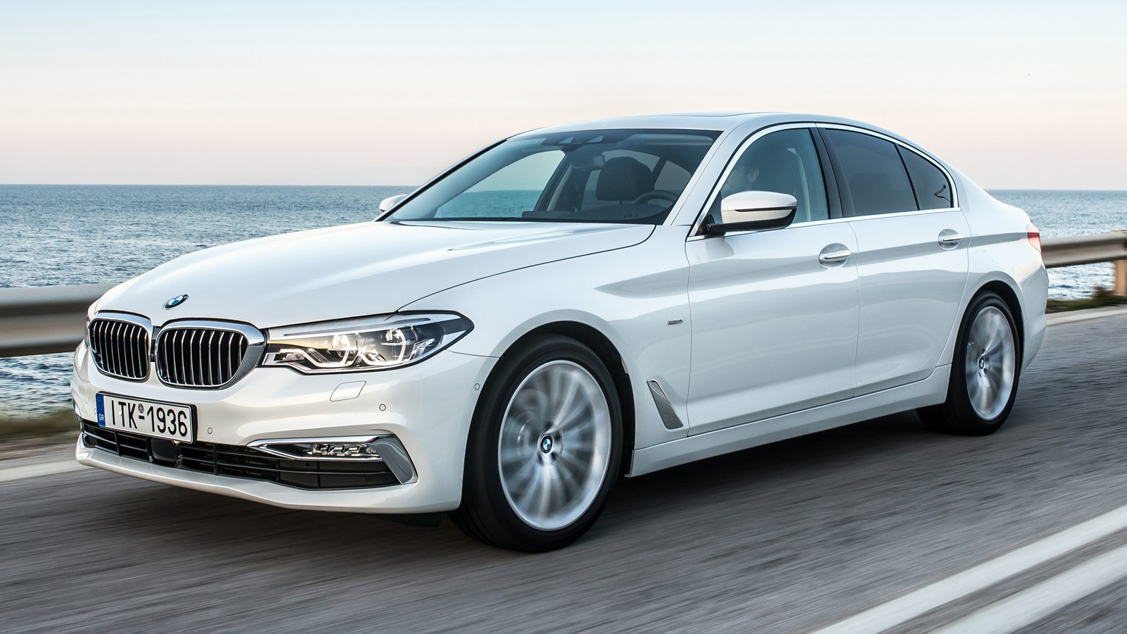 На фото: BMW 5 series