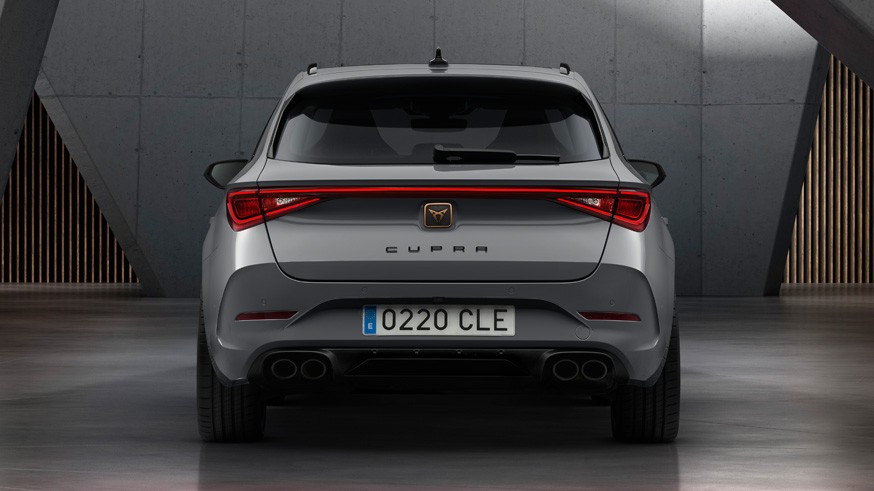 Семейство «заряженных» автомобилей Cupra Leon: бензиновые моторы и подзаряжаемый гибрид