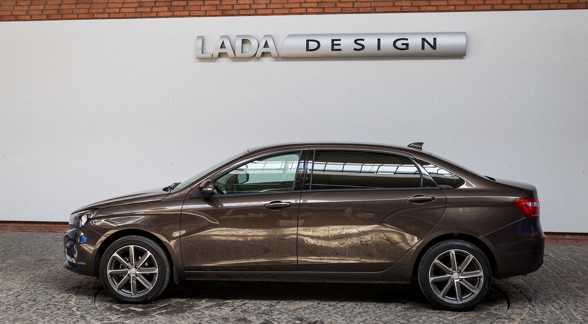 Lada vesta signature фото