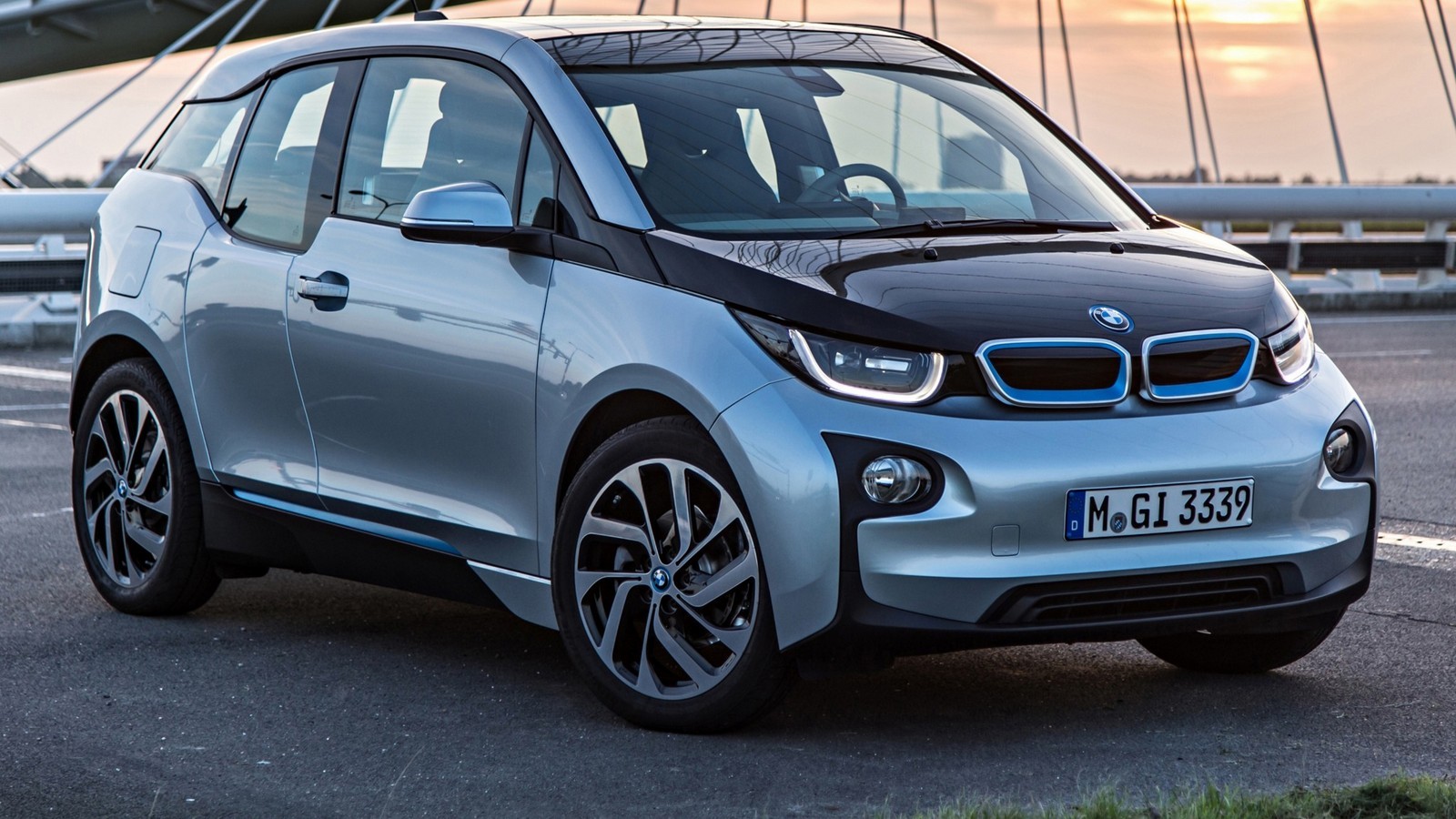 На фото: BMW i3 '2013–н.в.