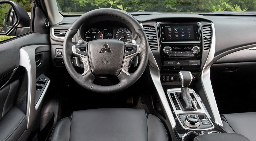 mitsubishi_pajero_sport_058-1600x0-c-default