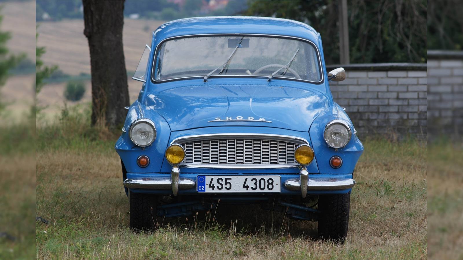 Хруст шестерен и груды кирпичей: тест-драйв Skoda Octavia 1962 года