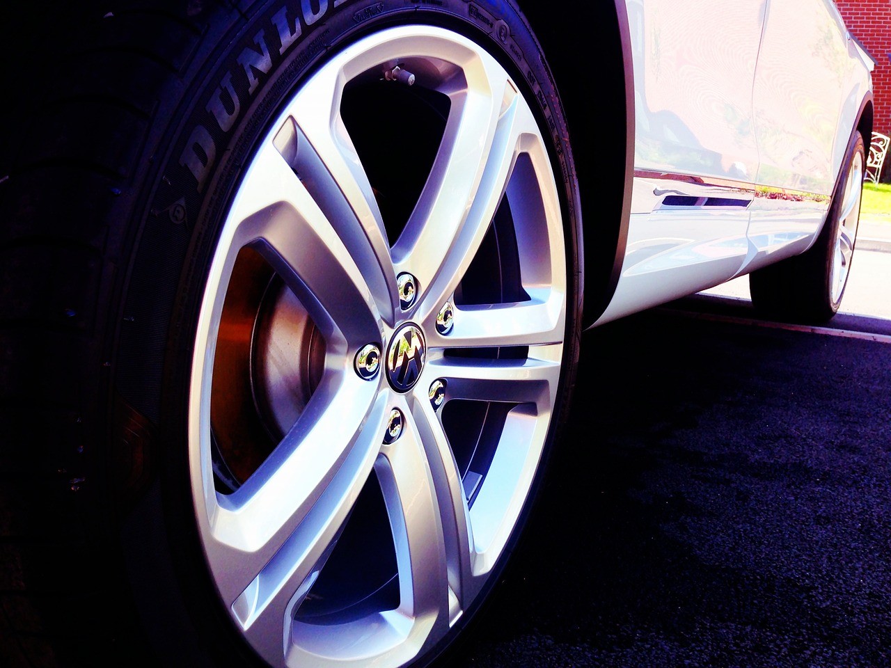 wheels-1545983_1280