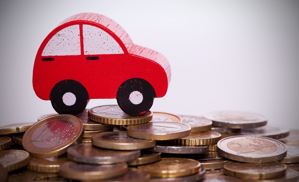 Эксперты: легковые автомобили в России за год подорожали на 18%