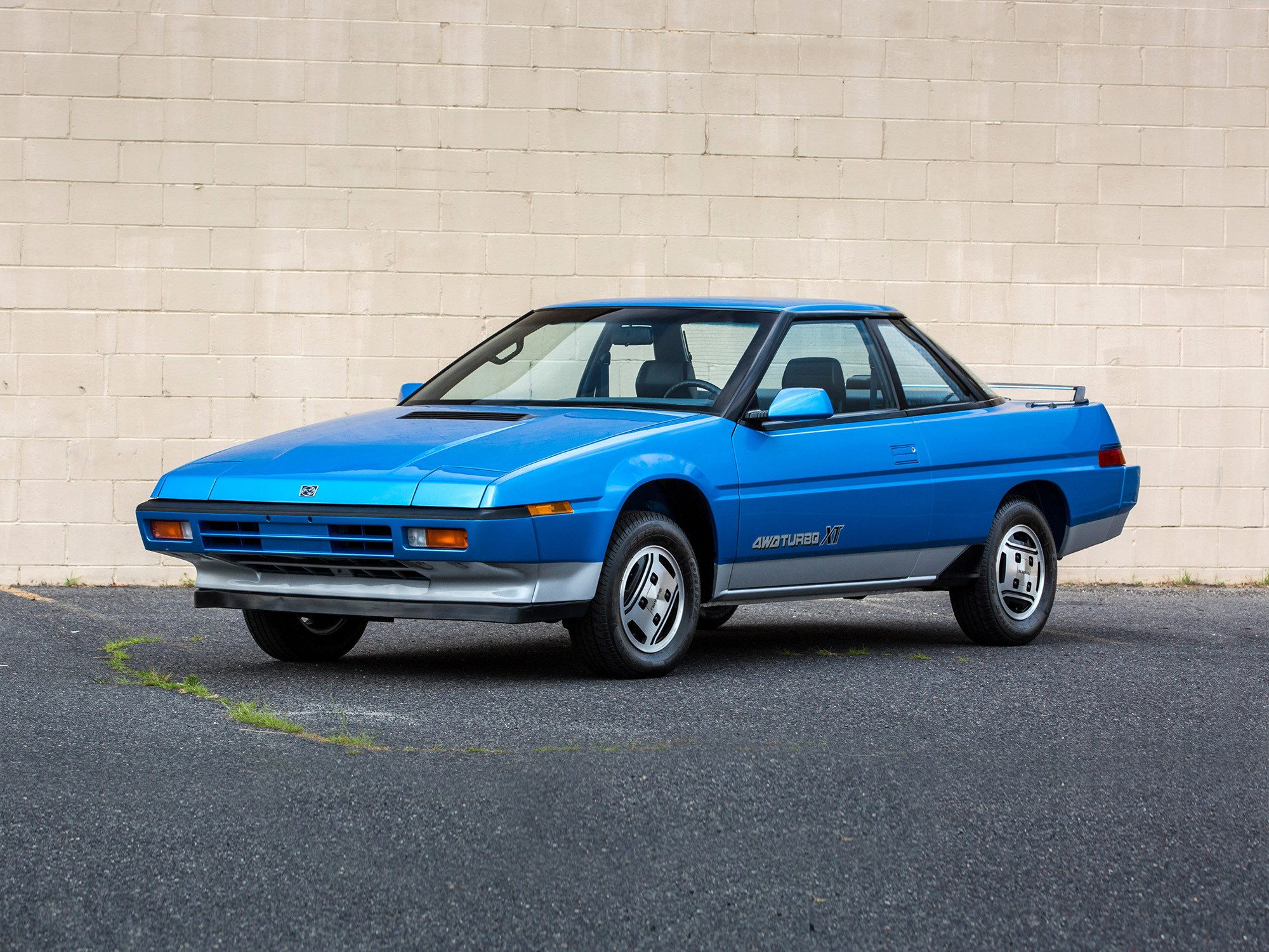 Зубило с оппозитом: как появилось купе Subaru XT и почему оно не стало успешным