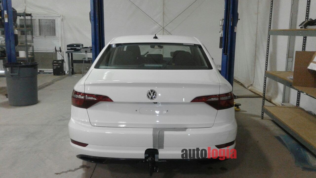 2018-VW-Jetta-rear