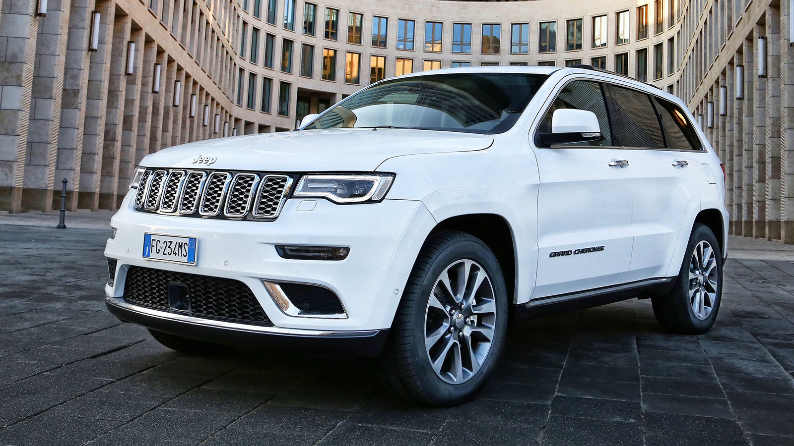 На фото: Jeep Grand Cherokee