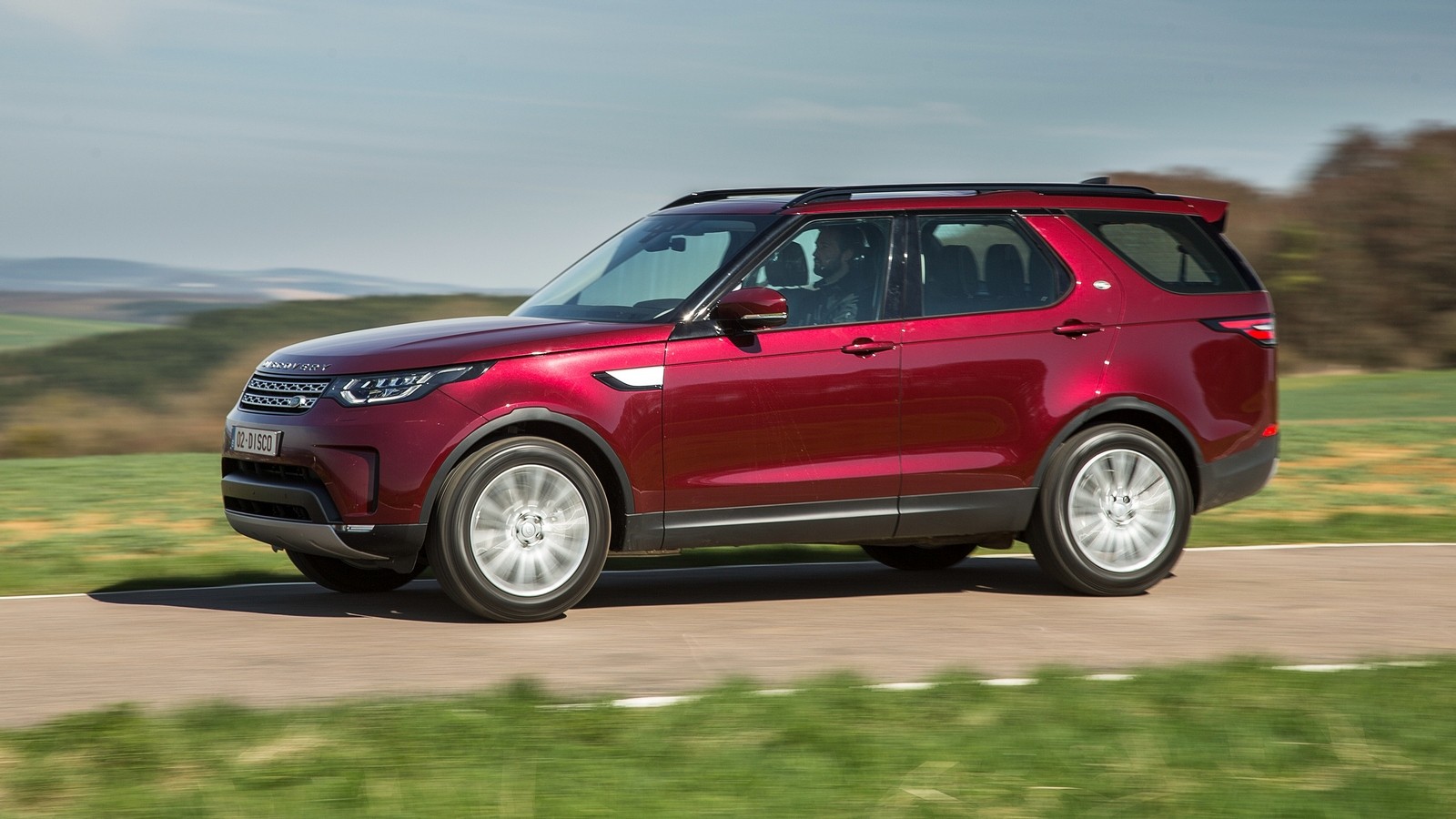 На фото: Land Rover Discovery '2017–н.в.