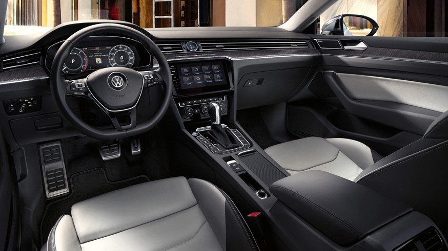 Volkswagen продолжает играть в интригу: скетч обновлённого лифтбека и универсала Arteon