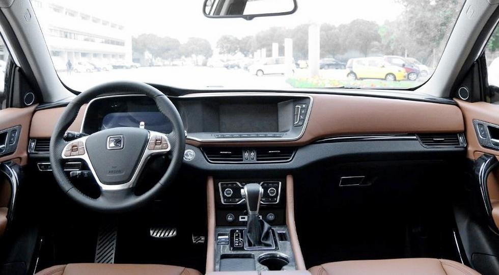 На фото: интерьер Zotye T600 Coupe