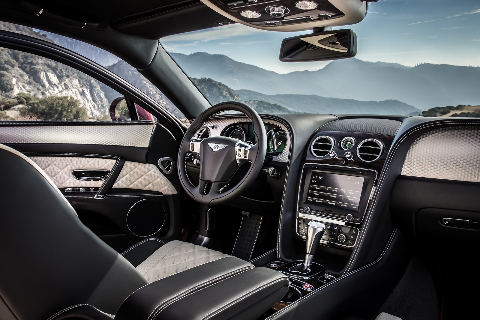 Bentley Flying Spur V8 S-2