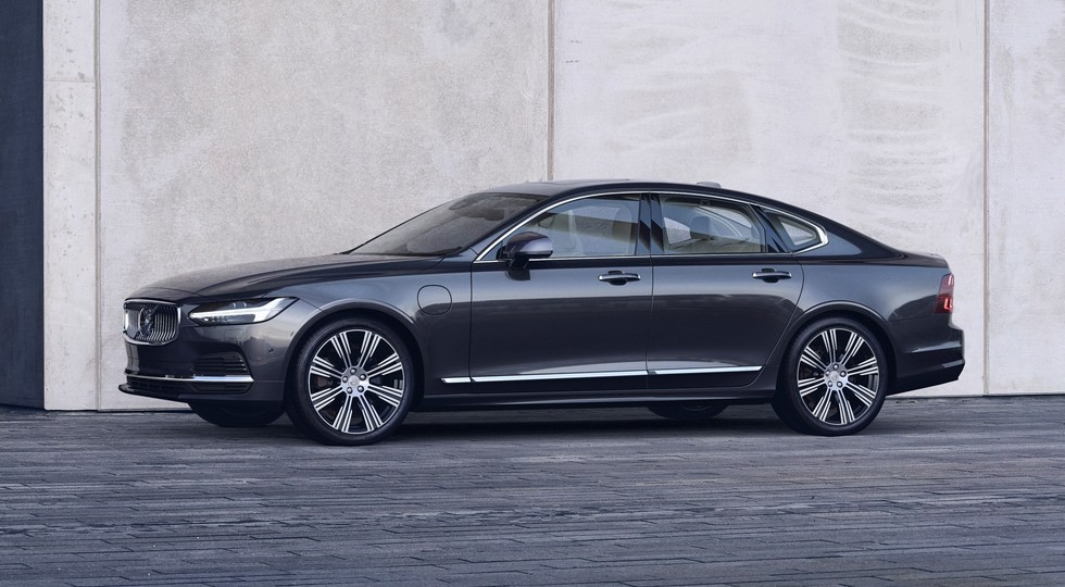 Volvo S90/V90 скромно обновили на фоне спада продаж, но при этом их научили экономить