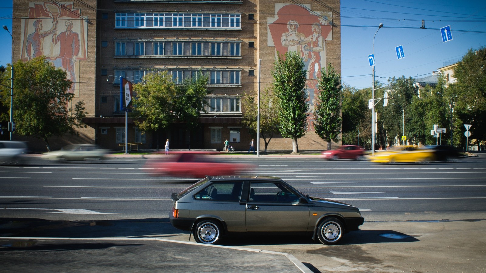 Угловатый силуэт ВАЗ-2108 за три десятилетия стал настоящей «классикой жанра»