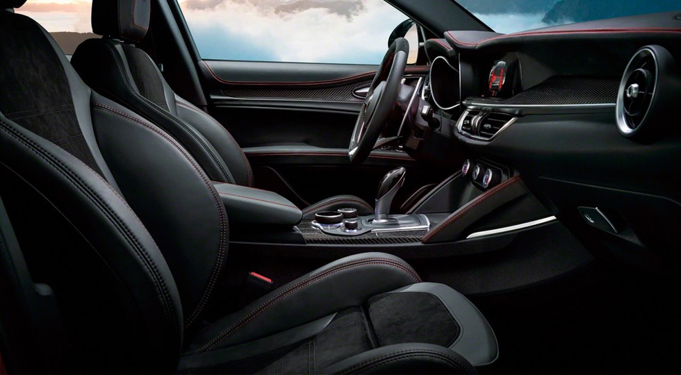 Alfa-Romeo-Stelvio-2