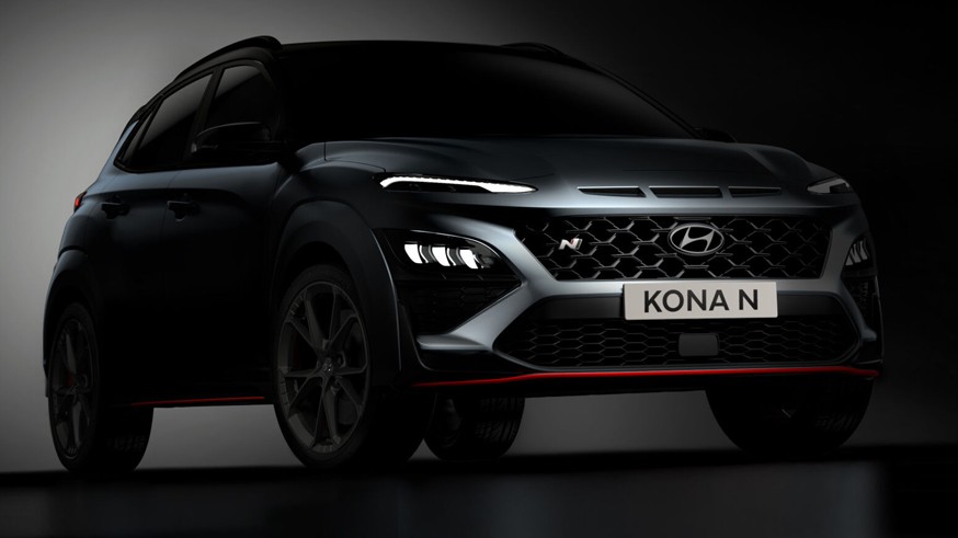 Hyundai раскрыла облик Kona N: красные акценты и «двухкрылый» спойлер на багажной двери