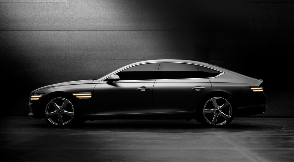 Седан Genesis G80 со сменой поколений переехал на новую платформу. Моторы тоже заменили