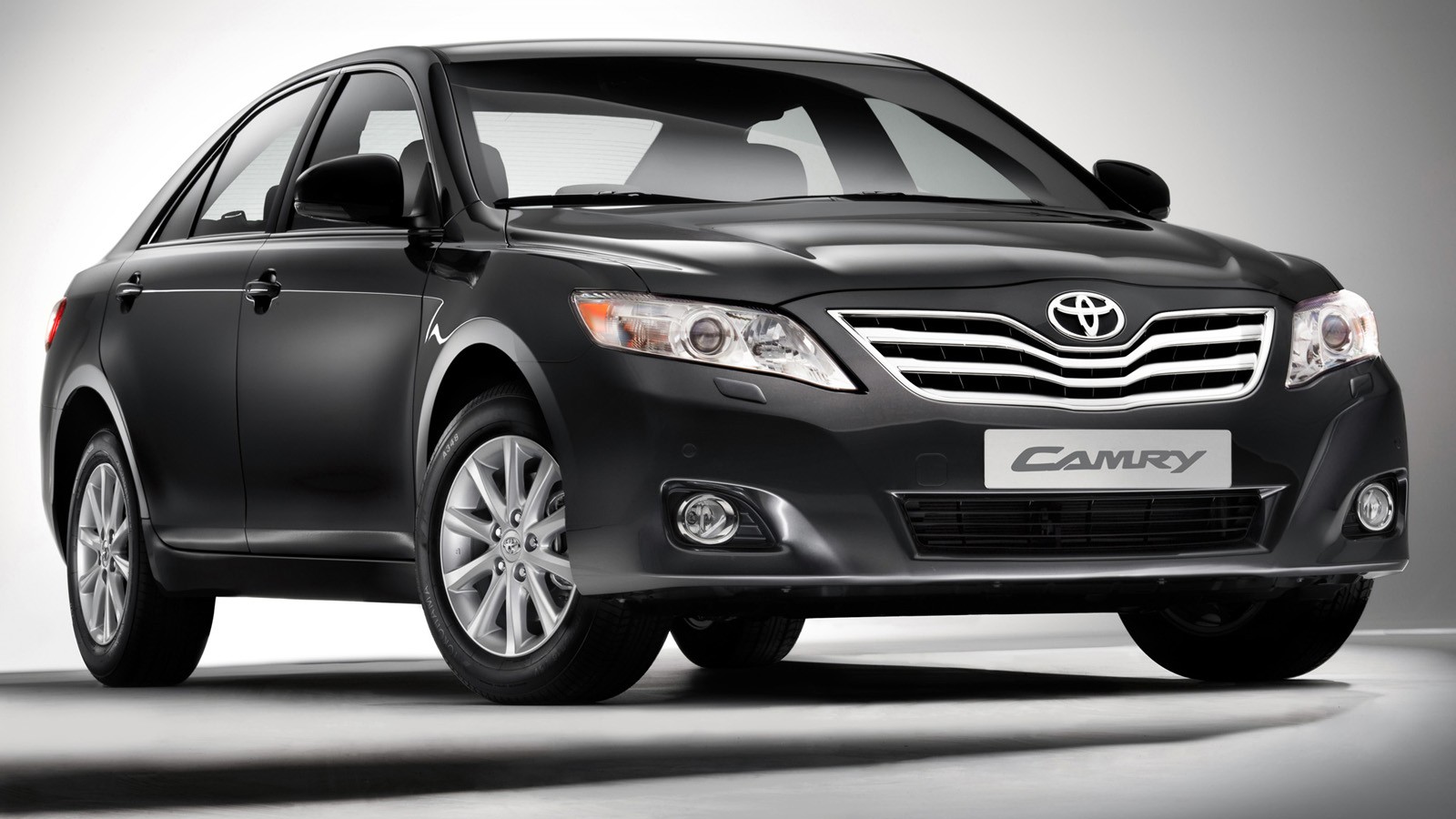 На фото: Toyota Camry