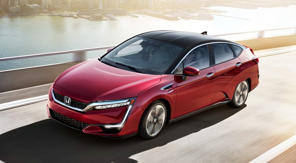 На фото: Honda Clarity Fuel Cell