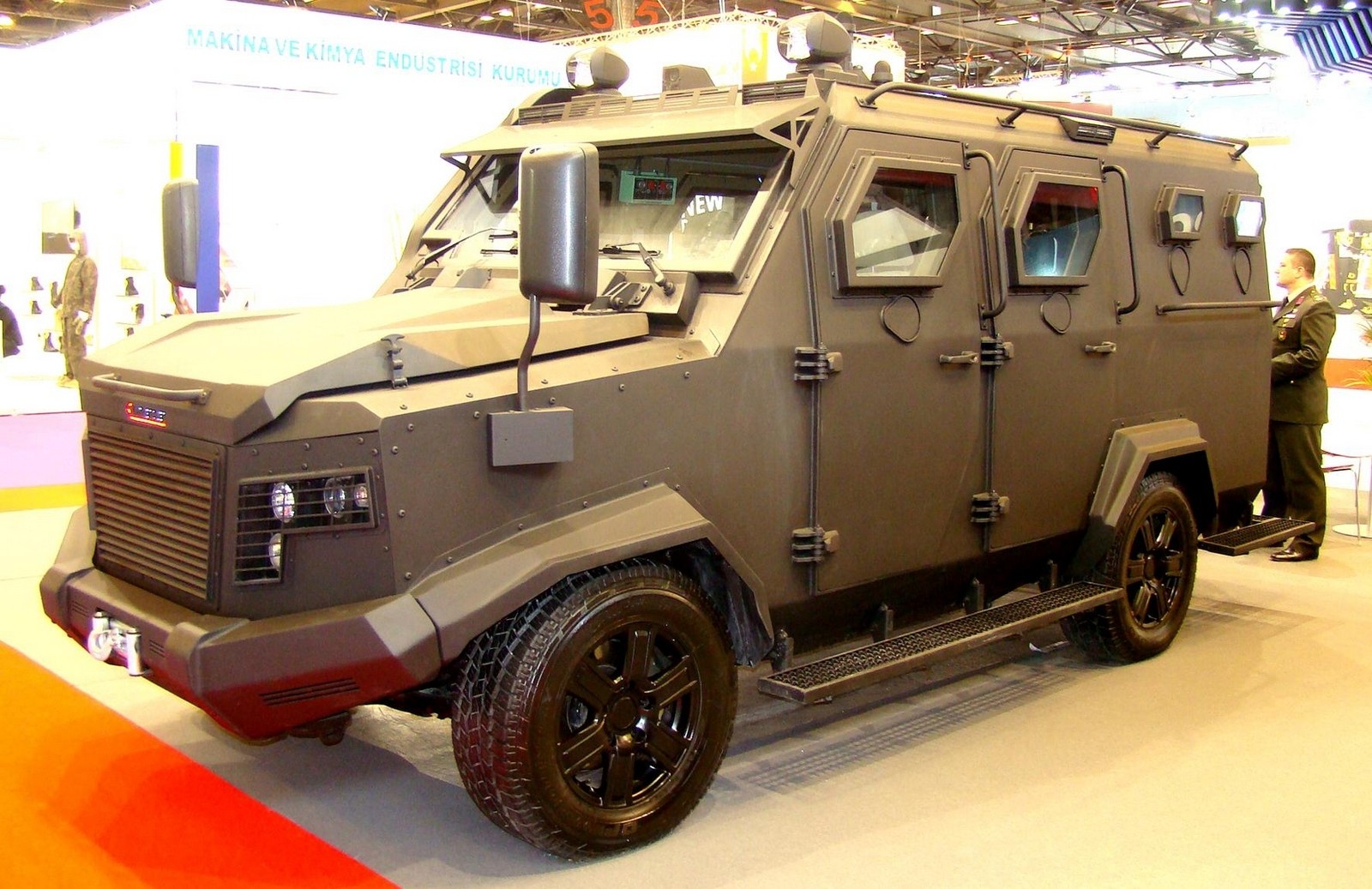 Легкая многоцелевая бронемашина Katmerciler Khan.D на шасси Toyota