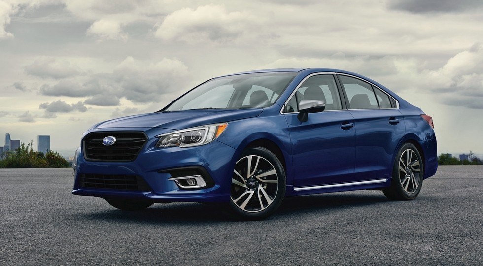 На фото: Subaru Legacy