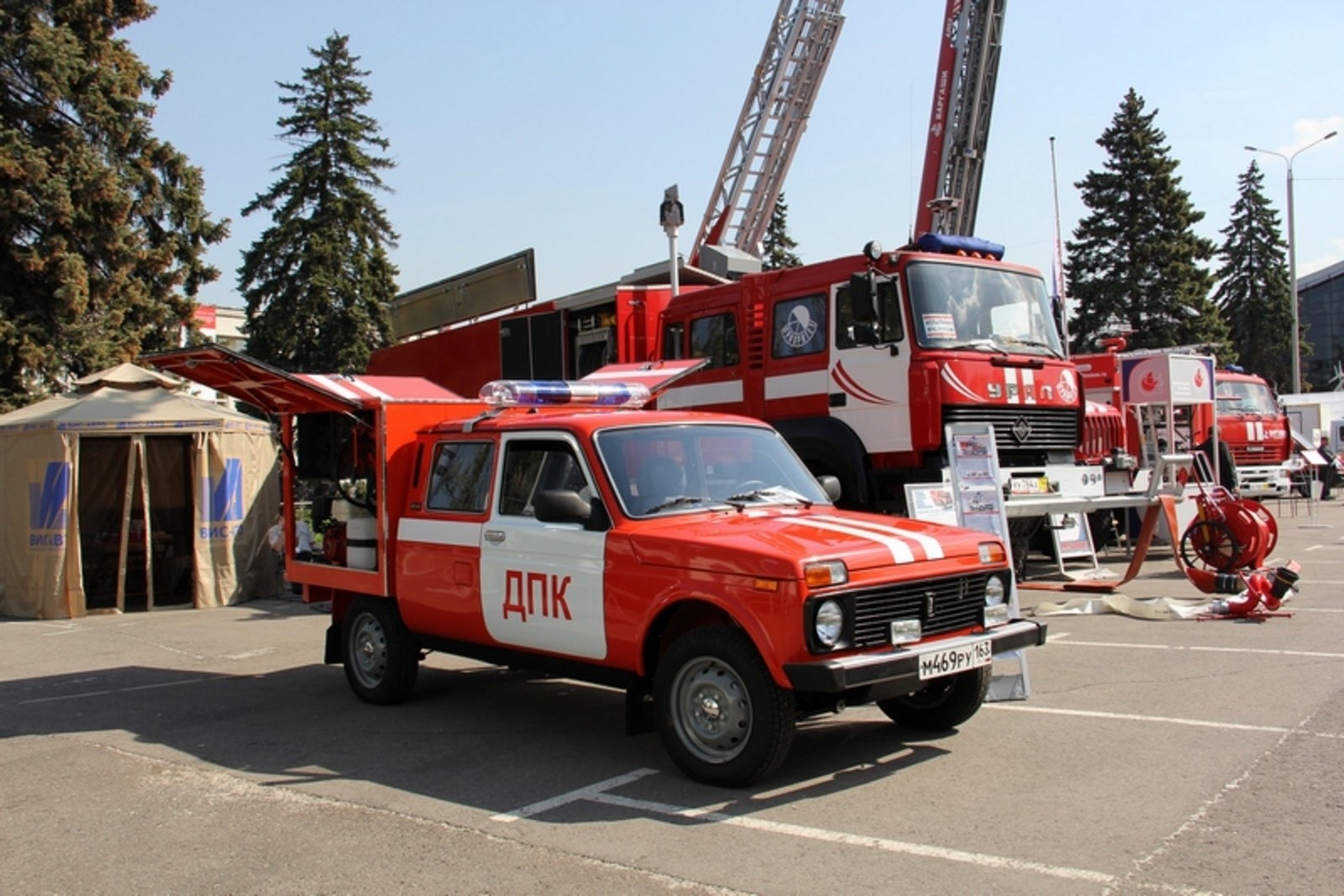 Спасатели, вездеходы, броневики: расширение модельного ряда Lada -  КОЛЕСА.ру – автомобильный журнал