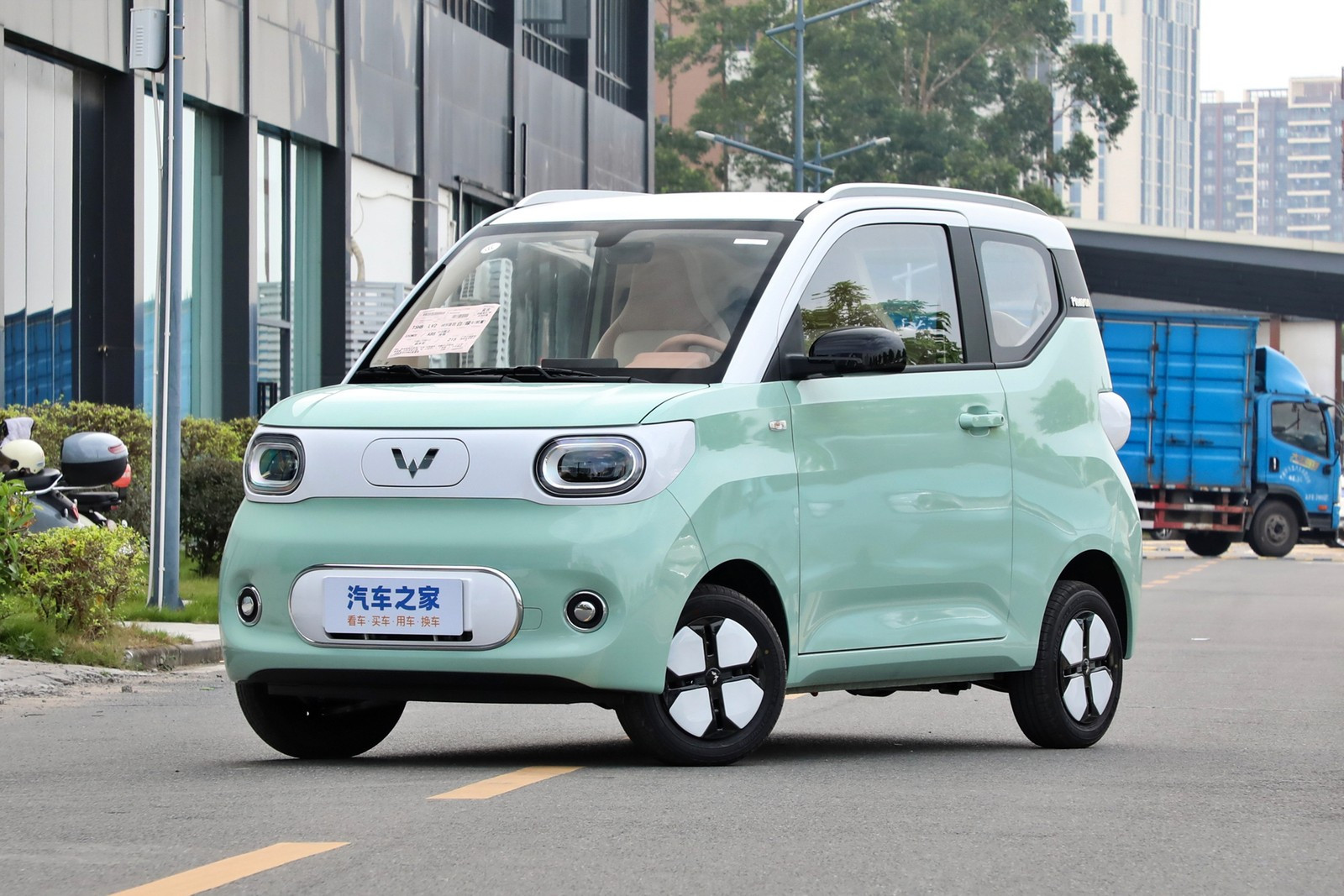 Ульрадешёвый хэтчбек Wuling Hongguang Mini EV: рестайлинг на фоне падения  продаж - КОЛЕСА.ру – автомобильный журнал