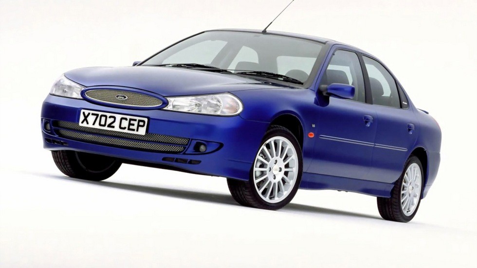 На фото: Ford Mondeo ST200 Sedan '1999–2000