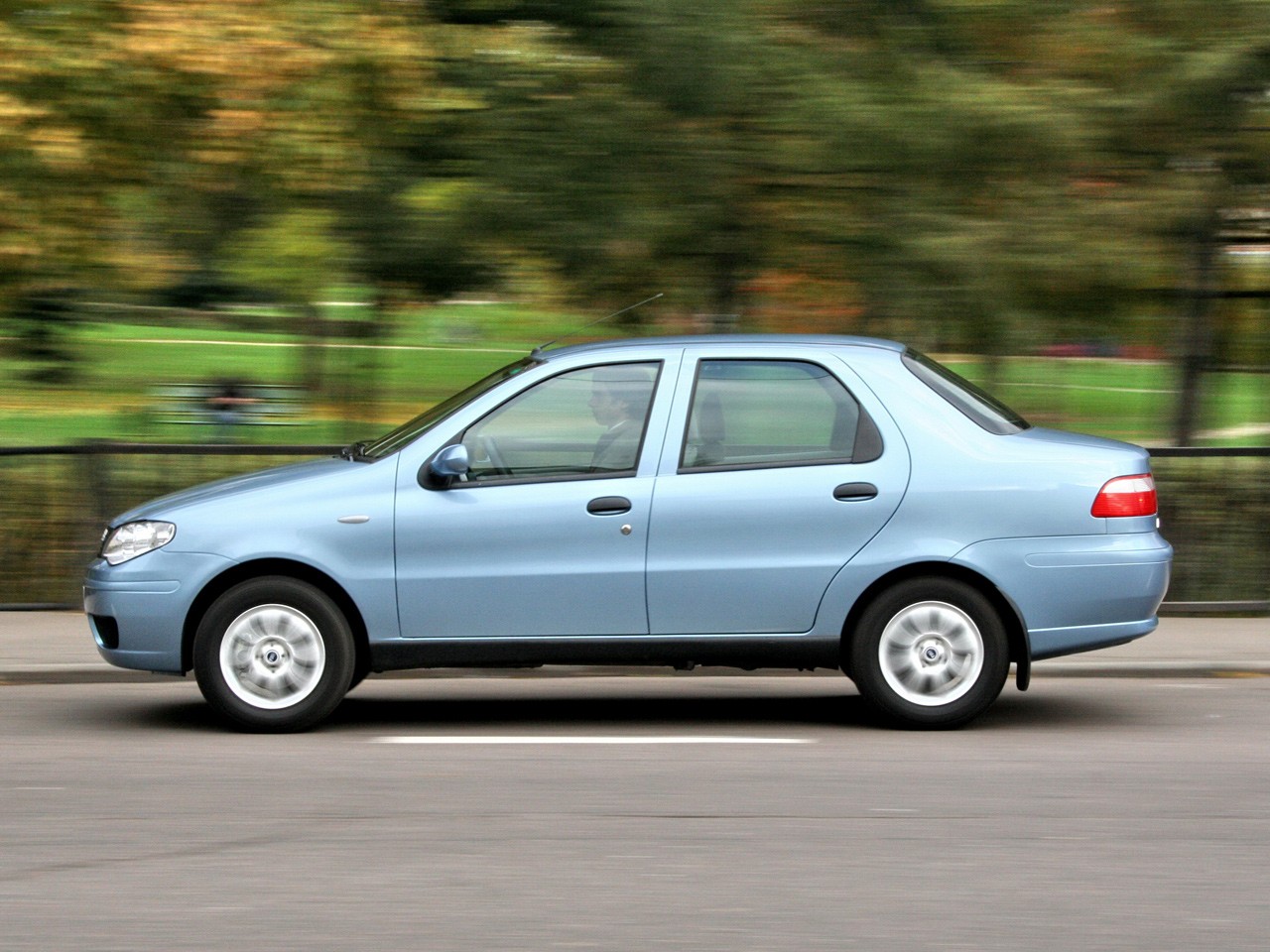 Хороший способ сэкономить: стоит ли покупать Fiat Albea за 300 тысяч рублей