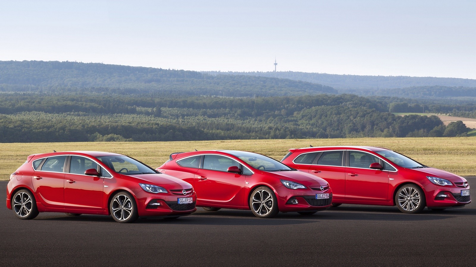 На фото: Opel Astra (J) 
