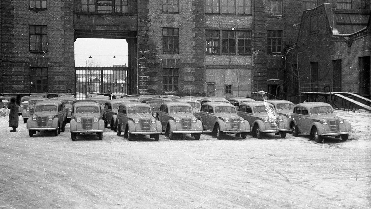 Весьма неудачное творение: немецкий рестайлинг Москвича-400 и ошибка историка Шугурова