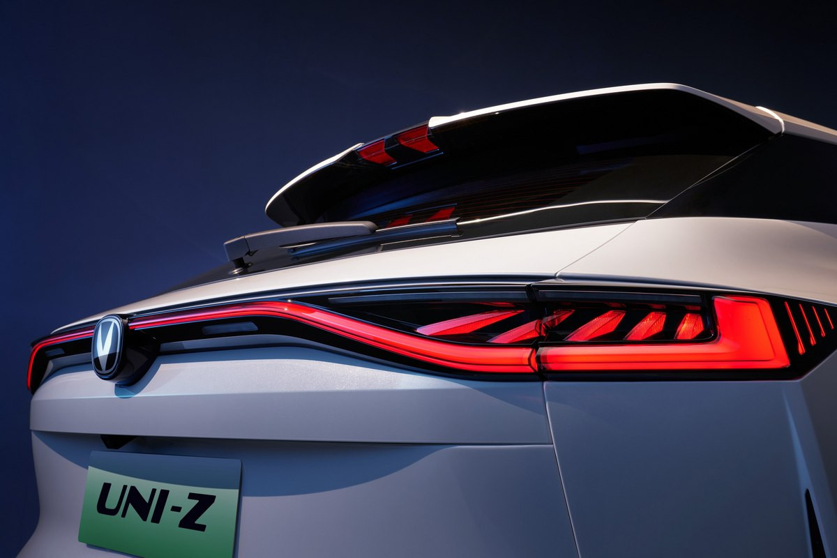 Рассекречен кроссовер Changan Uni-Z – это «престижный» Oshan Z6 с новым ...