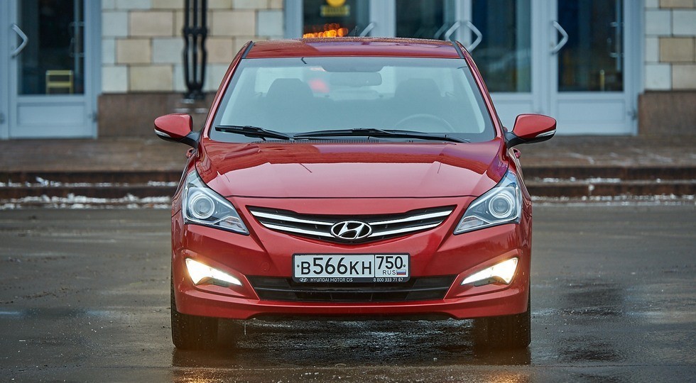 Передняя сторона Hyundai Solaris
