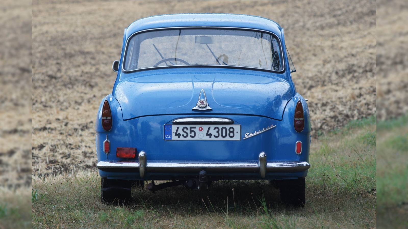 Хруст шестерен и груды кирпичей: тест-драйв Skoda Octavia 1962 года